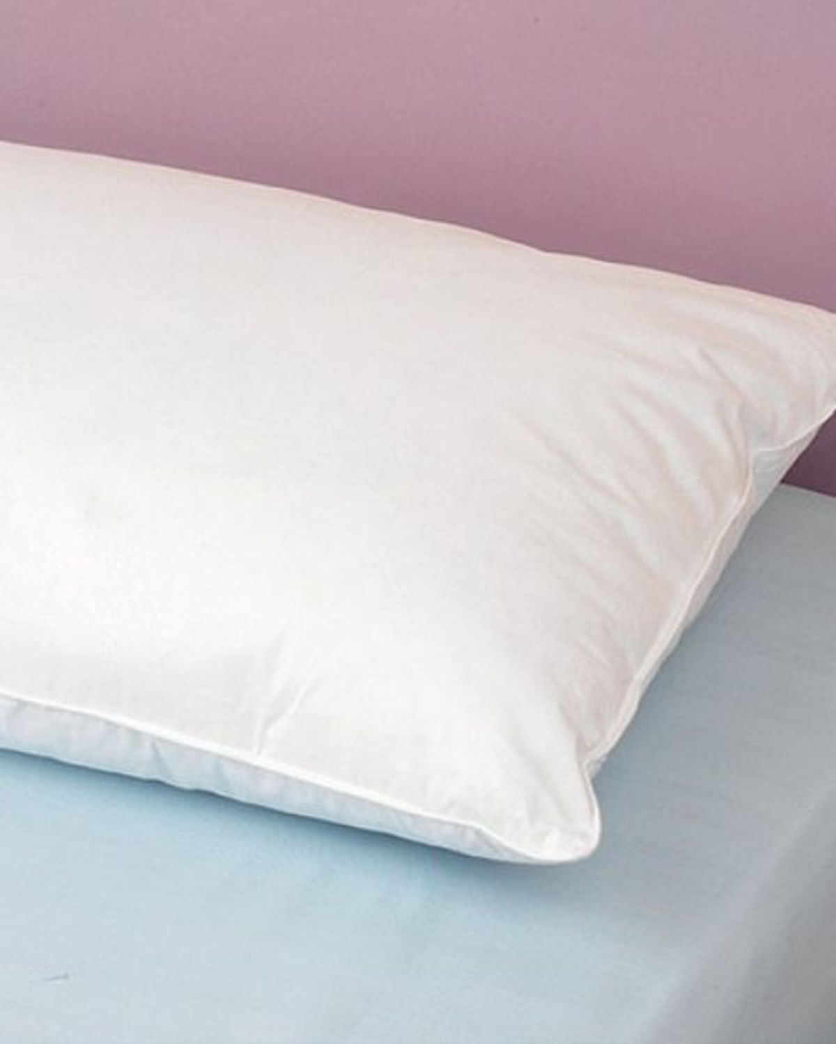 Goose Feather and Down Pillow. 85 feather/15 down pillow. Goose Feather and Down Pillow. 85 feather/15 down pillow.